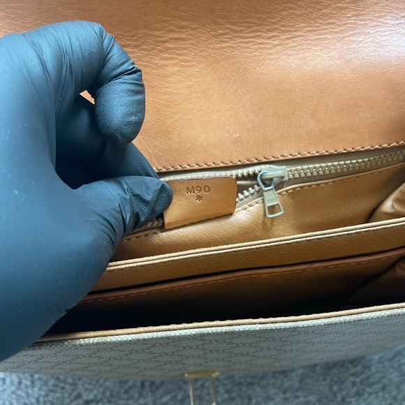 Vintage Celine White macadam print crossbody bag - Picture 11 of 15